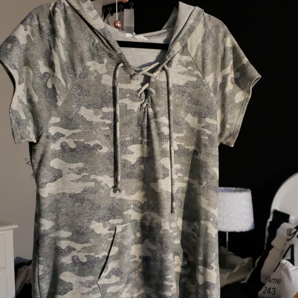 Maurice's camp hooded top